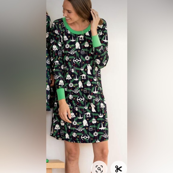 Hanna Andersson Women’s Nightgown- Star Wars Holiday Print size XS - Picture 5 of 5